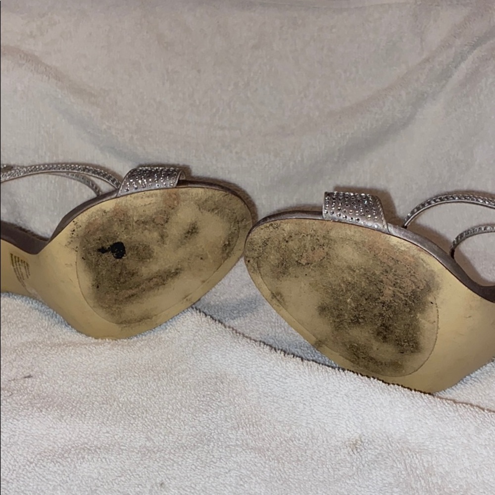 Used Silver Heels - Picture 9 of 10